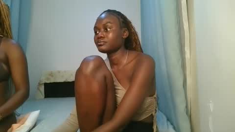 Snapshot of barbie_queen2 chatting on October 28, 10:45 pm queen online show from October 28, 10:45 pm