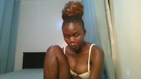 Snapshot of barbie_queen2 chatting on November 1, 11:51 pm queen online show from November 1, 11:51 pm