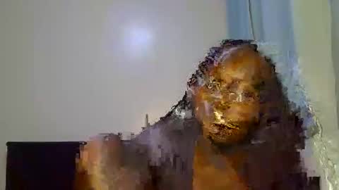 queen online show from April 14, 11:00 pm