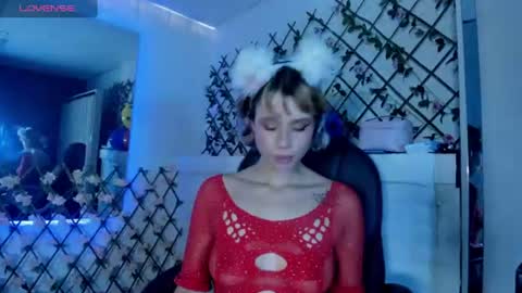 Snapshot of barbieambarx chatting on June 25, 6:56 pm Barbie online show from June 25, 6:56 pm