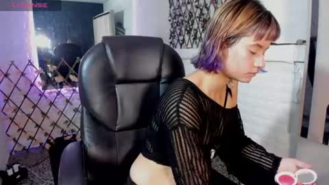 Snapshot of barbieambarx chatting on July 18, 2:43 pm Barbie online show from July 18, 2:43 pm