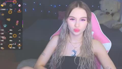 Eva online show from March 22, 11:52 pm