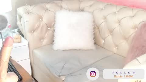 barbiefox_ online show from February 20, 2:35 pm