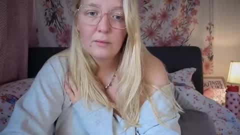 barbiegirl966 online show from September 16, 8:37 am