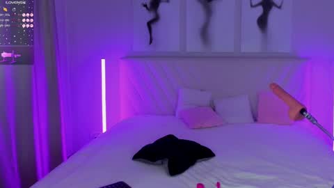 Snapshot of barbielina_ chatting on February 2, 10:06 pm  Emma online show from February 2, 10:06 pm