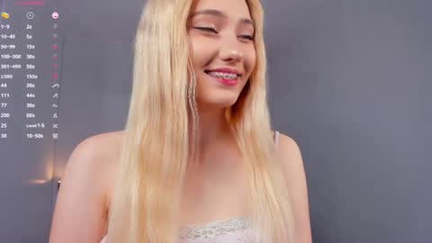 Mia online show from May 22, 5:29 pm