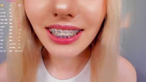 Mia online show from June 10, 2:49 pm