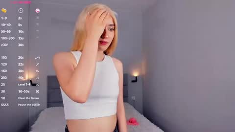 Mia online show from June 27, 2:12 pm