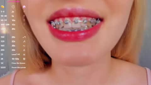 Mia online show from July 3, 2:12 pm
