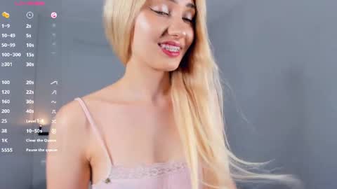 Mia online show from July 16, 2:56 pm