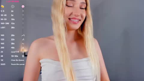Mia online show from July 22, 2:20 pm