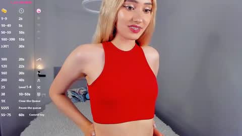Mia online show from July 23, 2:26 pm