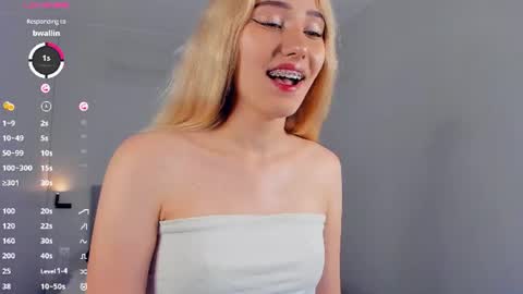 Mia online show from July 26, 2:13 pm