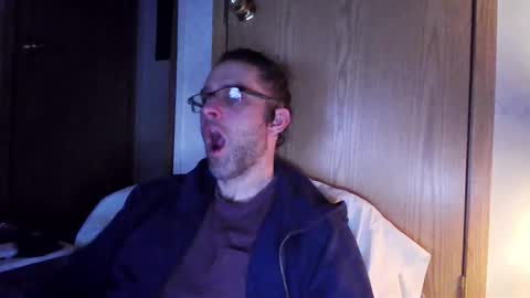 Snapshot of barebearstudio chatting on March 18, 6:38 am barebearstudio online show from March 18, 6:38 am