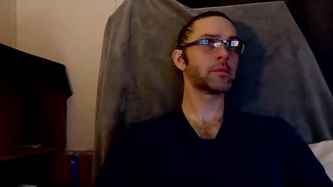 Snapshot of barebearstudio chatting on April 5, 2:25 pm barebearstudio online show from April 5, 2:25 pm