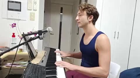 BareBritPianist online show from November 30, 8:40 am