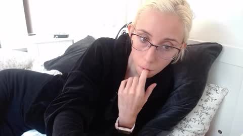 Lena online show from September 11, 3:45 pm