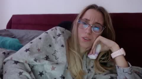 Lena online show from March 3, 11:05 am