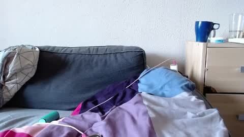 Snapshot of barelylegalblondy chatting on June 10, 9:52 am Lena online show from June 10, 9:52 am