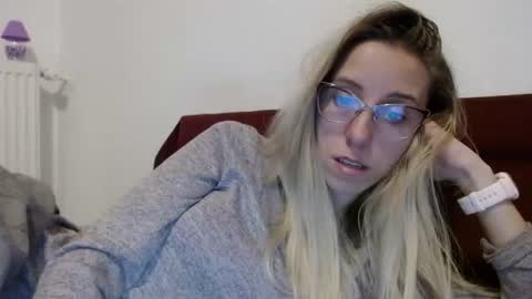 Snapshot of barelylegalblondy chatting on June 13, 6:50 pm Lena online show from June 13, 6:50 pm