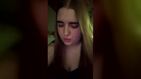 Sue  online show from May 20, 7:20 pm