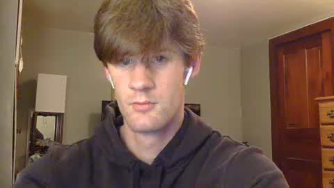 Snapshot of basicallyjustmee chatting on May 16, 2:19 am basicallyjustmee online show from May 16, 2:19 am
