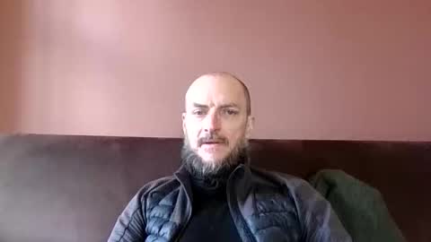 Snapshot of basiccamguy chatting on April 2, 12:25 pm basiccamguy online show from April 2, 12:25 pm