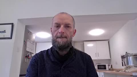 Snapshot of basiccamguy chatting on April 11, 7:35 am basiccamguy online show from April 11, 7:35 am