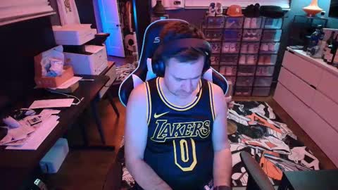 Snapshot of basketballjerseygang chatting on February 2, 8:13 am Jordan online show from February 2, 8:13 am
