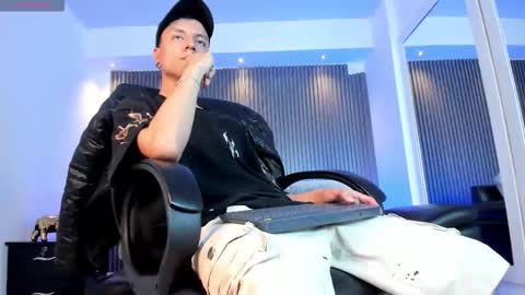 Snapshot of basthiianxxx chatting on December 17, 7:31 pm Basthiian online show from December 17, 7:31 pm