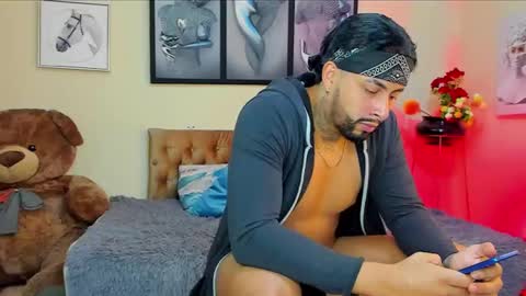 bastian_jones1 online show from February 4, 1:34 am