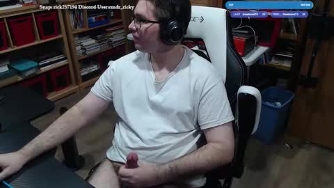 Snapshot of baterricky chatting on November 15, 4:25 pm Ricky online show from November 15, 4:25 pm