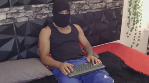 batmanhot7 online show from September 16, 7:37 pm