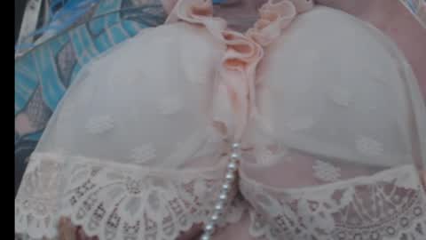 Snapshot of batstarial chatting on April 20, 9:05 pm Audrey online show from April 20, 9:05 pm