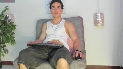 Snapshot of battista_turner chatting on April 25, 7:00 pm battista online show from April 25, 7:00 pm