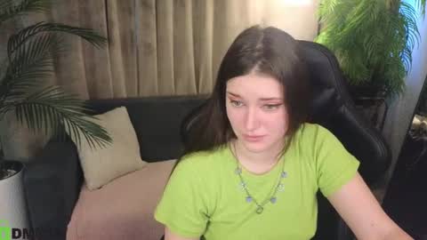 Snapshot of batty_sweetie chatting on June 9, 7:31 am Jessica online show from June 9, 7:31 am