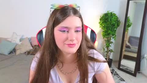Snapshot of batty_sweetie chatting on July 18, 7:45 am Jessica online show from July 18, 7:45 am