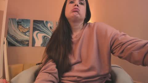 battymoll online show from December 18, 2:21 am