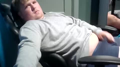 Snapshot of bawly13 chatting on October 14, 7:53 am ray online show from October 14, 7:53 am