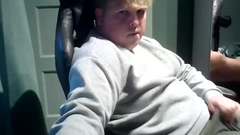 Snapshot of bawly13 chatting on October 15, 8:14 am ray online show from October 15, 8:14 am