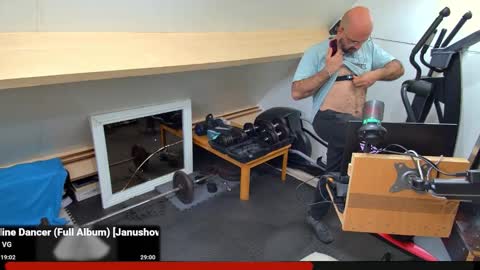 Snapshot of bazzz_8 chatting on October 24, 5:20 pm bazzz_8 online show from October 24, 5:20 pm