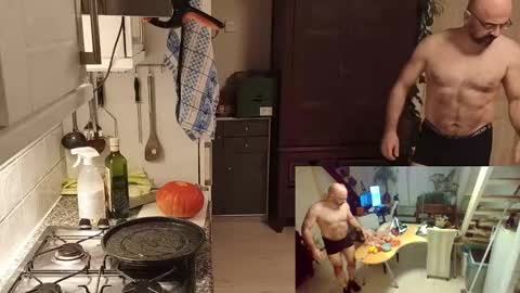 Snapshot of bazzz_8 chatting on November 26, 6:09 pm bazzz_8 online show from November 26, 6:09 pm