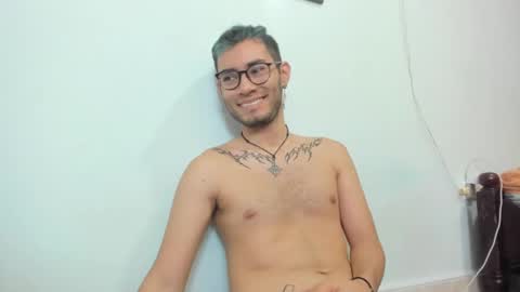 alex independent model   ig bbalexmoon online show from December 9, 3:11 pm