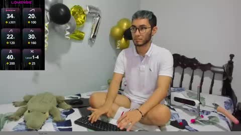 alex independent model   ig bbalexmoon online show from December 16, 3:00 pm