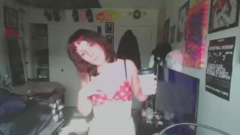 bbd0lly online show from October 31, 6:53 pm