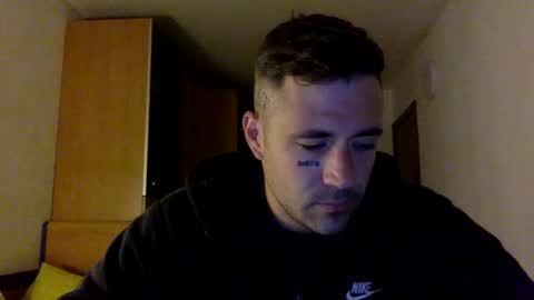 Snapshot of bbnamelezz chatting on November 3, 5:52 am BB Namelezz online show from November 3, 5:52 am