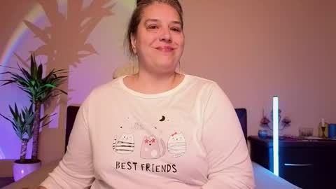 Snapshot of bbw_goddes chatting on February 20, 8:27 am Love online show from February 20, 8:27 am
