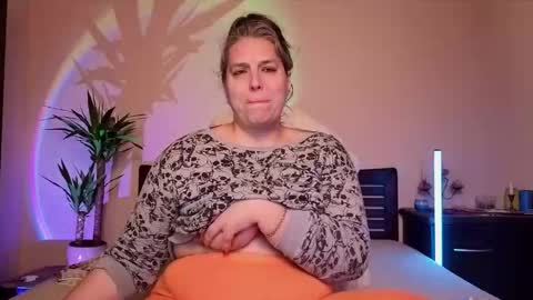 Snapshot of bbw_goddes chatting on February 20, 10:43 pm Love online show from February 20, 10:43 pm