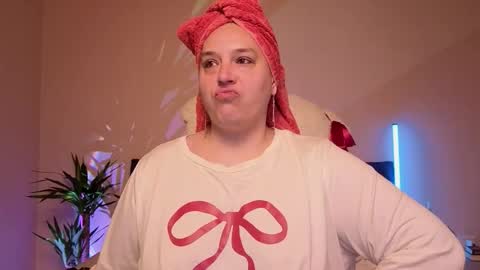 Snapshot of bbw_goddes chatting on March 22, 8:23 pm Love online show from March 22, 8:23 pm