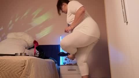 Snapshot of bbw_goddes chatting on April 10, 9:08 pm Love online show from April 10, 9:08 pm